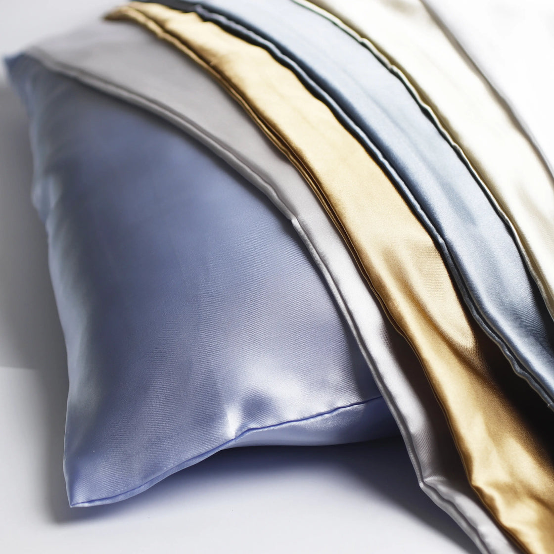 Pillow talk top silk pillowcase